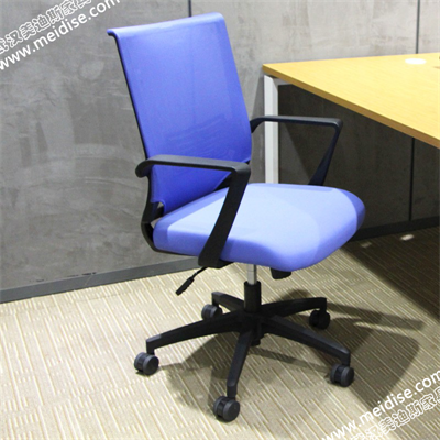 武漢辦公家具關(guān)注人體工學