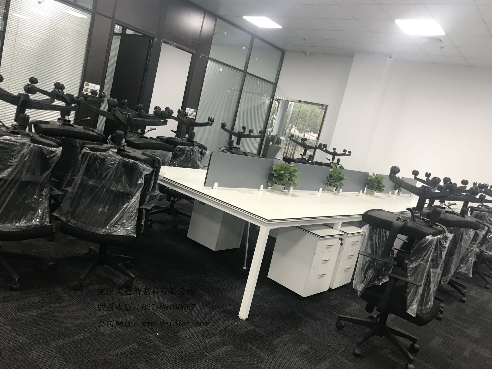 屏風卡位2.jpg 屏風卡位2.jpg